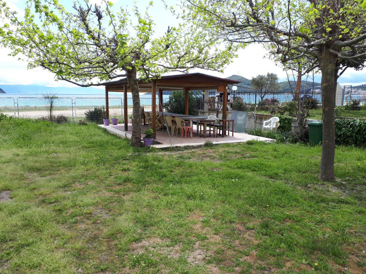Iraklitsa Bay Apartment Nea Iraklitsa Bagian luar foto